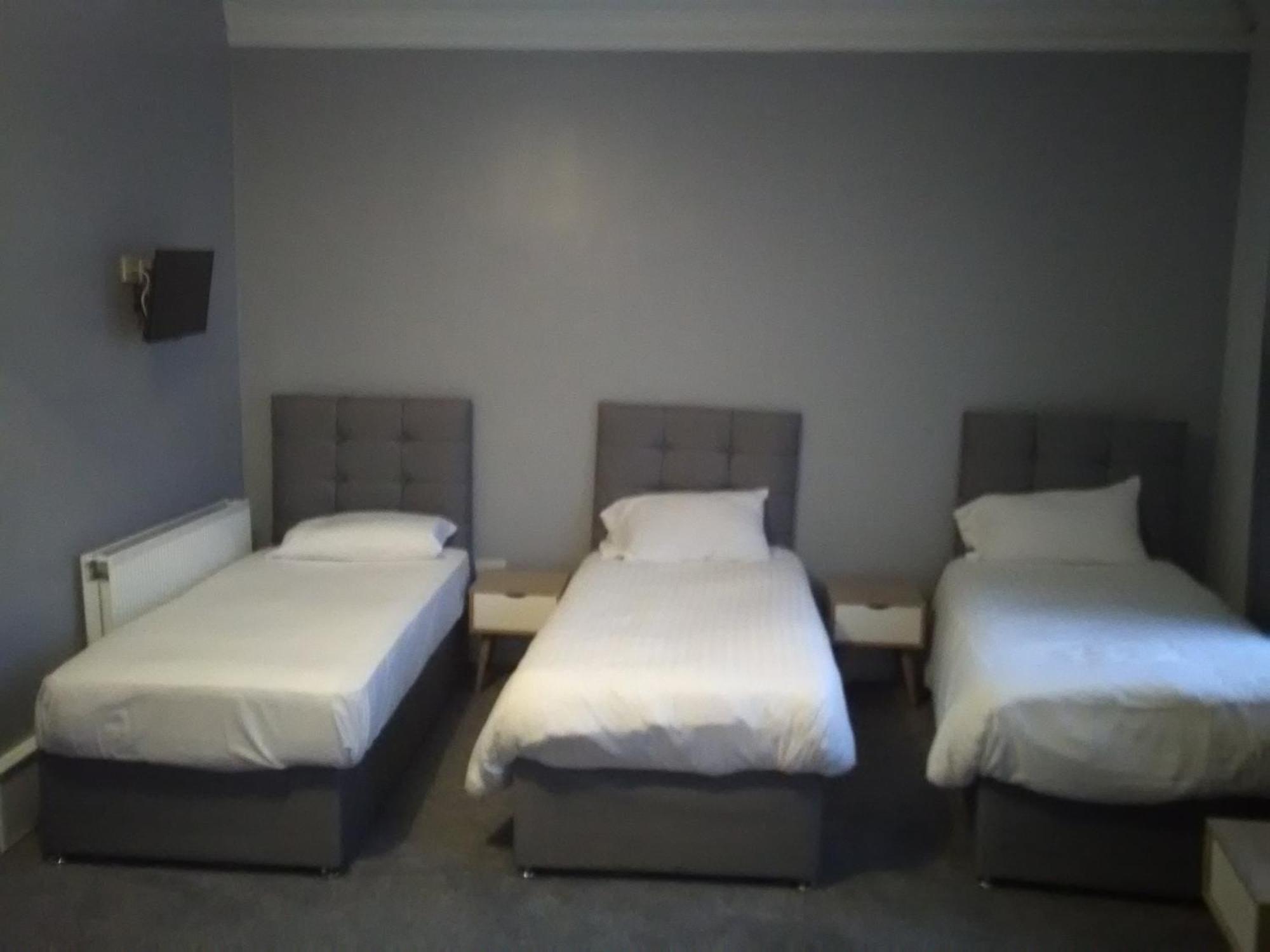 Newcastle West Hotel & Bar Habitación foto
