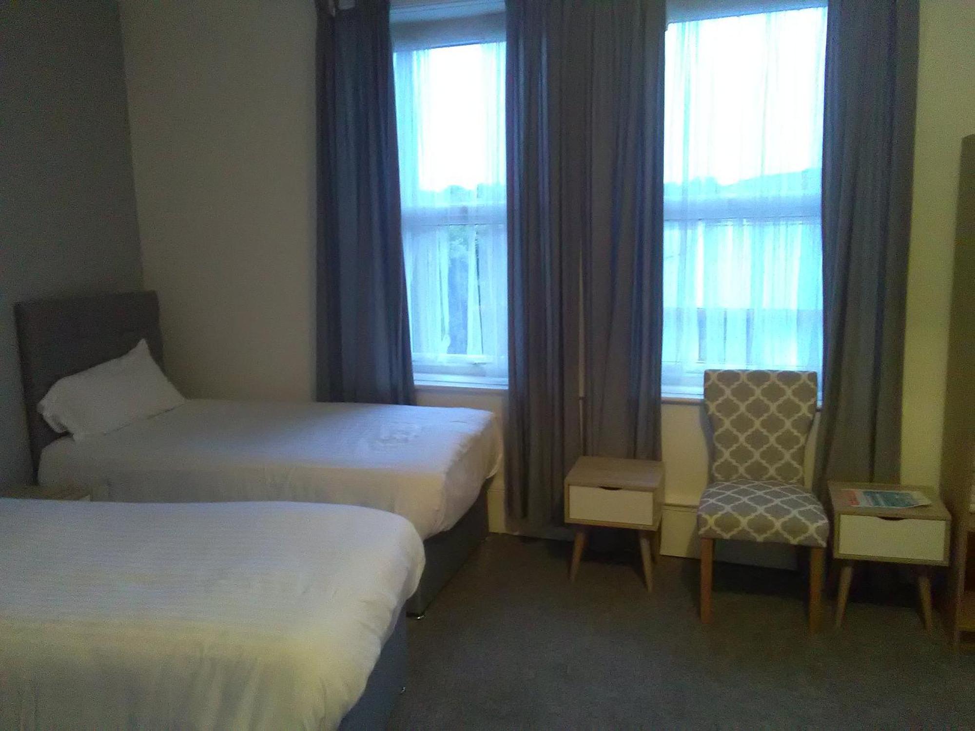 Newcastle West Hotel & Bar Habitación foto